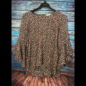 ⚜️’LAUREN CONRAD’ FLOWERED FLAIR SLEEVE BLOUSE⚜️